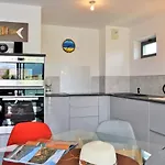 Apartamento Spacieux Appt 3 Pieces Avec Terrasse Et Parking Au Lavandou - Fr-1-251-331
